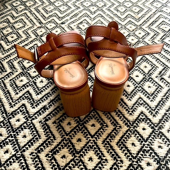 Target Universal Thread Block Heels - Picture 3 of 5